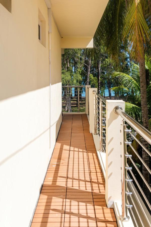 C-View Apartments Flic en Flac Экстерьер фото