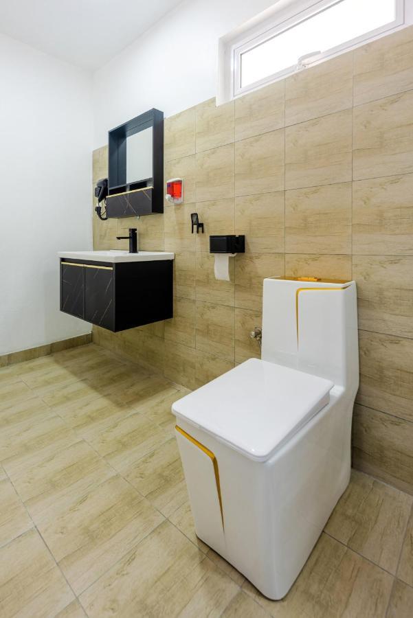 C-View Apartments Flic en Flac Экстерьер фото