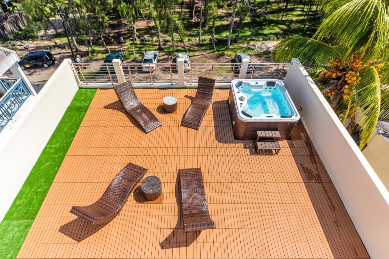 C-View Apartments Flic en Flac Экстерьер фото