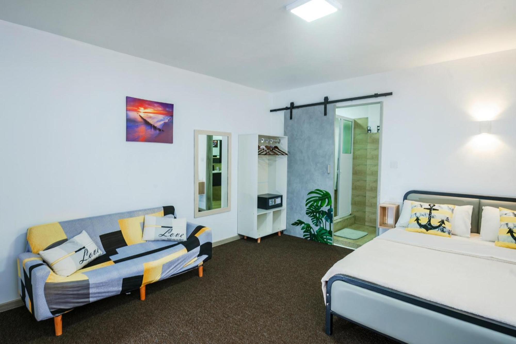 C-View Apartments Flic en Flac Экстерьер фото