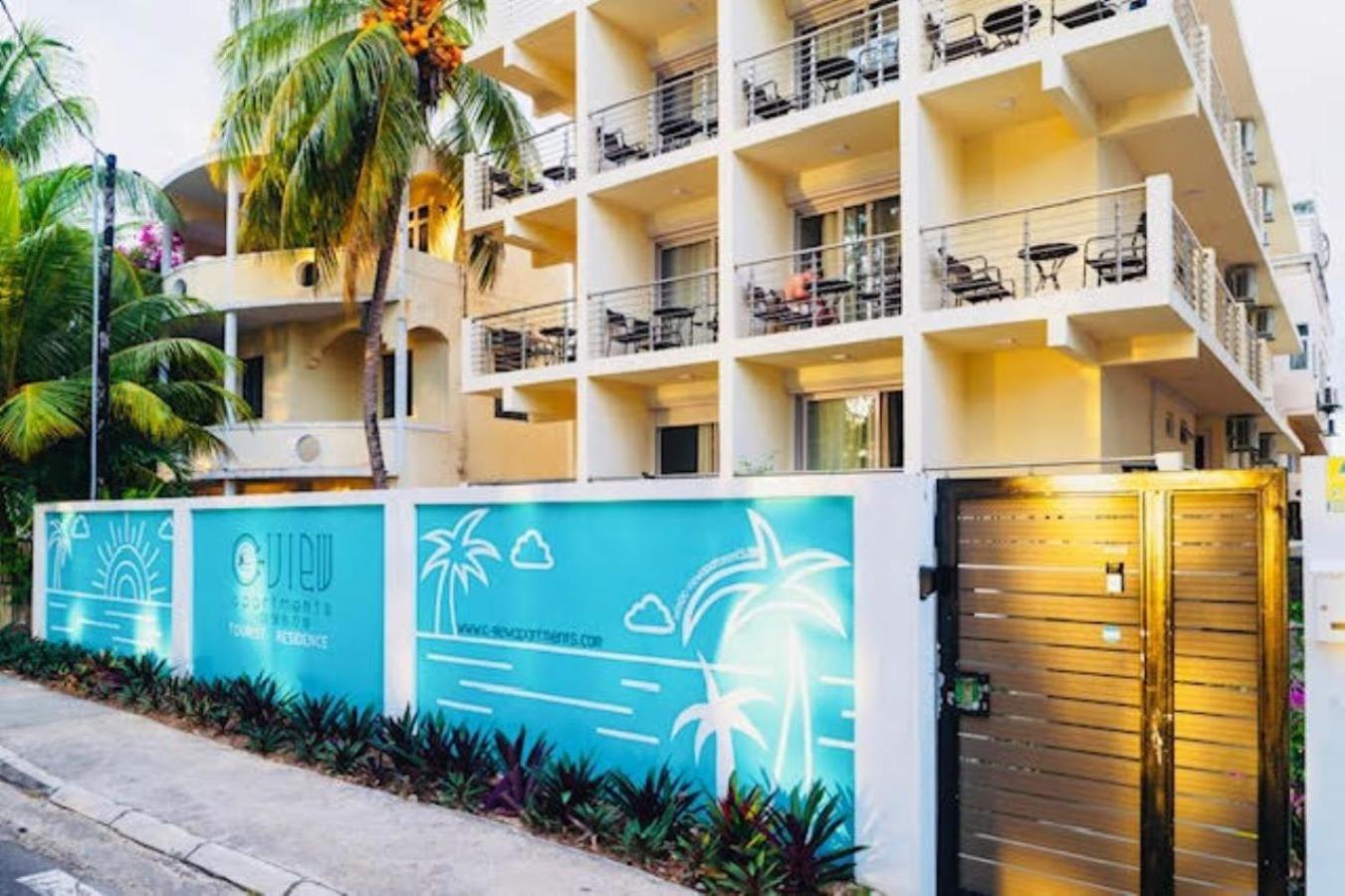 C-View Apartments Flic en Flac Экстерьер фото